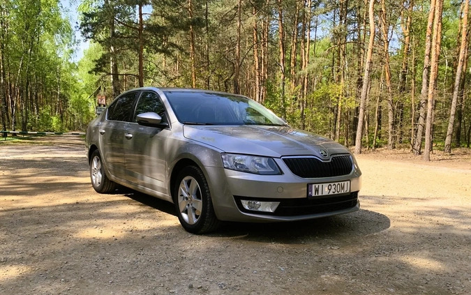 Skoda Octavia cena 29600 przebieg: 209000, rok produkcji 2013 z Strzyżów małe 407